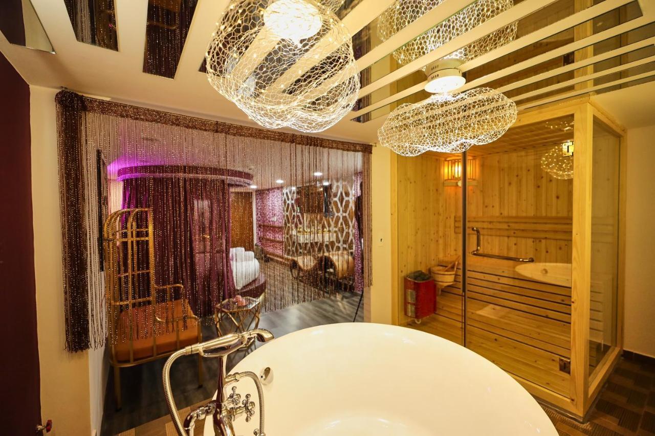 Eros Hotel - Love Hotel Hô Chi Minh-Ville Extérieur photo